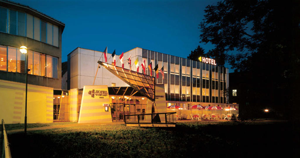 Hotel U Tri Lvu Ceske Budejovice Dış mekan fotoğraf